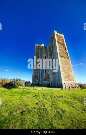 Orford, Suffolk, UK. 23 novembre, 2017. Météo France : un jour de grand froid au château de Orford, Suffolk. Credit : Angela Chalmers/Alamy Live News Banque D'Images