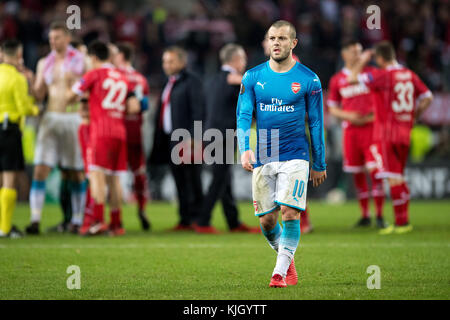 Cologne, Allemagne. 23 novembre 2017. Jack Wilshere d'Arsenal quitte le peloton, battu après le match de groupe de l'Europa League entre 1. FC Cologne et FC Arsenal, à Cologne, Allemagne, 23 novembre 2017. Crédit : Marius Becker/dpa/Alamy Live News Banque D'Images