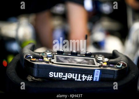 Abu Dhabi. 24 novembre 2017. Sports mécaniques : Championnat du monde FIA de formule 1 2017, Grand Prix d'Abu Dhabi, volant crédit : dpa Picture alliance/Alamy Live News Banque D'Images