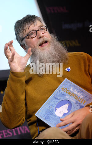 Hay Festival Week-end d'hiver - Novembre 2017 - Auteur Philip Ardagh parle de son livre Le Monde de Moominvalley - Steven Mai/Alamy Live News Banque D'Images