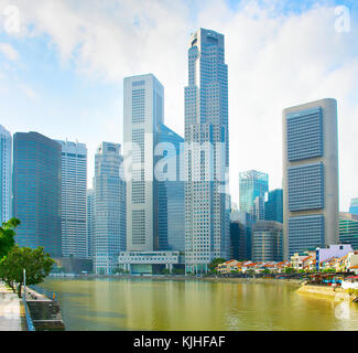 Avis de raffles place les immeubles de bureaux dans la lumière du matin. Banque D'Images