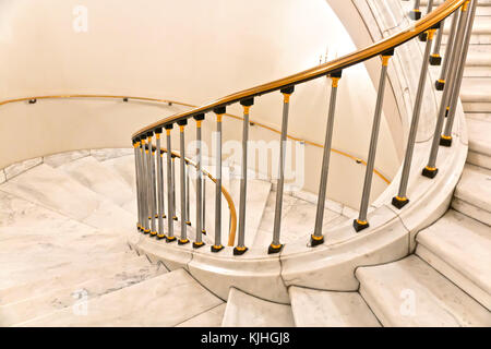 Escalier dans le palais polonais. château royal de Varsovie sur la liste du patrimoine mondial - l'unesco. Banque D'Images