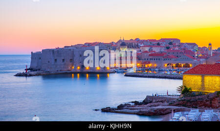 Vieille ville de Dubrovnik, Croatie, au coucher du soleil Banque D'Images