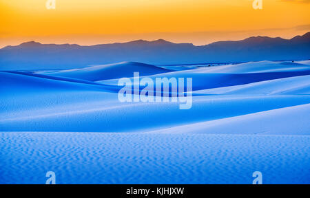 La belle et unique White Sands National Monument au Nouveau Mexique.Ce champ de dunes de gypse, est le plus grand du monde. Situé dans le Sud Banque D'Images