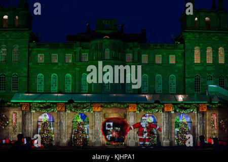 Des lumières de Noël sont exposées au Palais de Blenheim à Woodstock, dans l'Oxfordshire. Banque D'Images