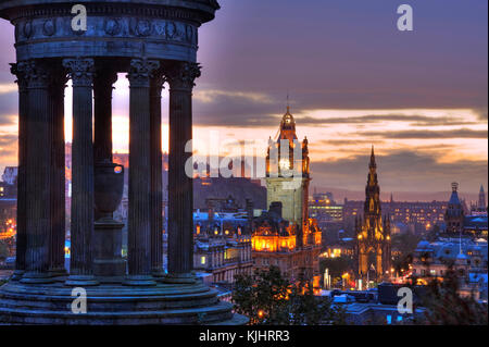 Edinburgh skyline at Dusk de Carlton Hill, Lothian Banque D'Images