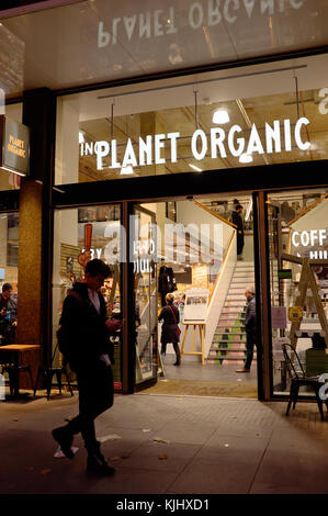 Planet Organic store sur Tottenham Court Road, Londres, Angleterre Banque D'Images