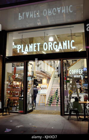 Planet Organic store sur Tottenham Court Road, Londres, Angleterre Banque D'Images