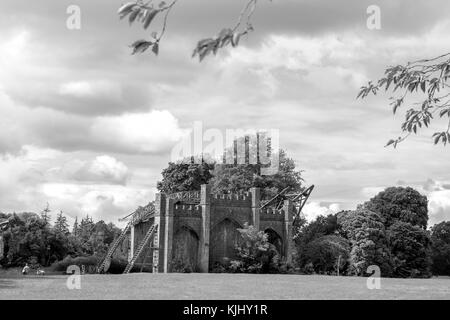 Le grand télescope, l'leviathon télescope sur Château de Birr, Irlande, une fois le plus gros télescope au monde - en noir et blanc, b&w Banque D'Images