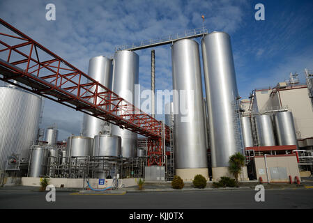 HOKITIKA, Nouvelle-Zélande, le 27 juin 2016 : l'usine de produits laitiers Westland emploie des centaines de personnes à Hokitika, la Nouvelle-Zélande. Banque D'Images