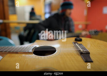 Les Houches Reggae Festival. Joueur de guitare. La France. Banque D'Images