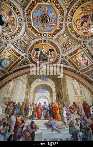 Musées du Vatican, Rome. Les chambres de Raphaël. L'école d'Athènes. L'Italie. Banque D'Images