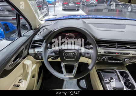 Bruxelles - 12 jan 2016 : Audi Q7 voiture vue de tableau de bord à l'intérieur de l'Automobile de Bruxelles. Banque D'Images