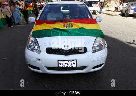 Accompagner les véhicules VIII Mars dans la défense de la TIPNIS (qui quitté Trinidad le 15 août 2011) dès leur arrivée à La Paz, Bolivie Banque D'Images