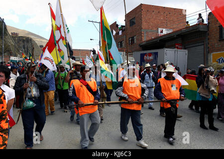 Le VIII Mars dans la défense de la TIPNIS (qui quitté Trinidad le 15 août 2011) arrive à La Paz, Bolivie Banque D'Images