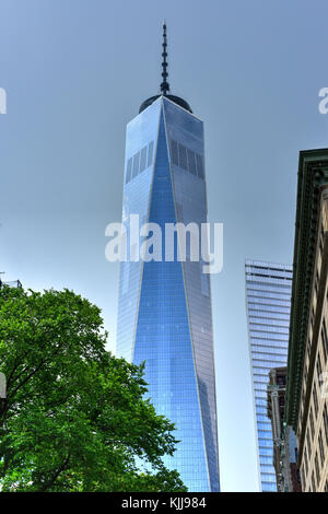 New York, USA - 31 mai 2015 : one world trade center vu de Broadway à Manhattan, New York. Banque D'Images