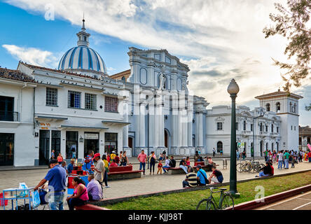 Basilique Cathédrale de Notre Dame de l'Assomption et de la Torre del Reloj, Popayan, Colombie, Amérique du Sud Banque D'Images