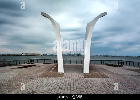 Staten Island - 5 avril, 2015 : cartes postales memorial à Staten Island, ny. Le monument rend hommage aux 274 habitants de Staten Island qui ont perdu la vie dans Banque D'Images