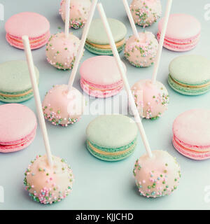 Close-up of colorful macarons à cake pops Banque D'Images