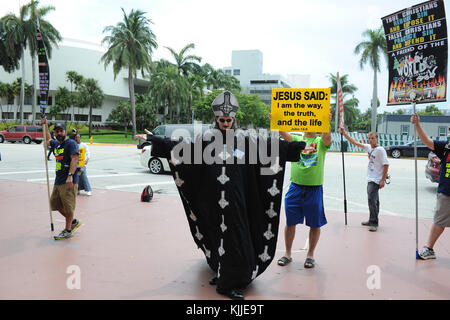 MIAMI BEACH, FL - 02 JUILLET : l'atmosphère s'occupe du Florida Supercon au Miami Beach Convention Center le 2 juillet 2016 à Miami Beach, Floride les gens : l'atmosphère Banque D'Images