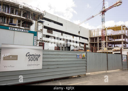 LANZAROTE, ESPAGNE-4 nov 2017: Un nouvel hôtel 4 étoiles pour l'Hôtel Los Fariones est en cours de construction à Puerto del Carmen. Banque D'Images