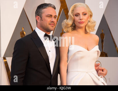 HOLLYWOOD, CA - FÉVRIER 28 : Lady Gaga assiste à la 88e cérémonie annuelle des Oscars au Hollywood & Highland Center le 28 février 2016 à Hollywood, Californie. Les gens : Lady Gaga Banque D'Images