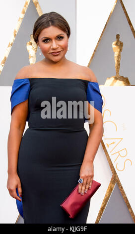 HOLLYWOOD, CA - FÉVRIER 28 : Mindy Kaling assiste à la 88e cérémonie annuelle des Oscars au Hollywood & Highland Center le 28 février 2016 à Hollywood, Californie. Les gens : Mindy Kaling Banque D'Images