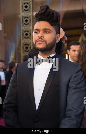 HOLLYWOOD, CA - FÉVRIER 28 : The Weeknd assiste à la 88e cérémonie annuelle des Oscars au Hollywood & Highland Center le 28 février 2016 à Hollywood, Californie. Les gens : le Weeknd Banque D'Images