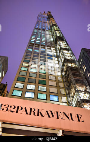 New York, New York - le 4 janvier 2015 : 432 Park Avenue, New York en construction. L'un des plus hauts bâtiments d'habitation dans le monde. Banque D'Images