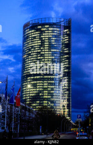 La DHL (Deutsche Post DHL group) bâtiment du siège à Bonn en Allemagne. Banque D'Images