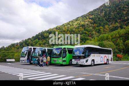 Toyama, Japon - Oct 4, 2017. bus touristique station à Toyama, Japon. Toyama est une préfecture du Japon située dans la région du Hokuriku sur les principaux honshu j Banque D'Images