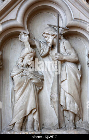 St Martin's Catholic Church, Villers sur Mer, France. Le baptême de Jésus. Banque D'Images