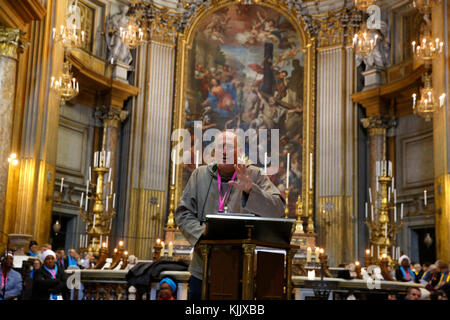 FRATELLO pèlerinage à Rome. Discours prononcé par le prêtre Nicolas Buttet qui dirige la Fraternité Eucharistein. L'Italie. Banque D'Images