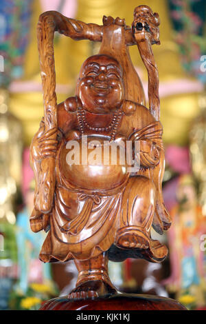 Buu Dai Chua pagode bouddhiste fils. Bouddha souriant - Dieu chinois du bonheur, de la richesse et de la chance. Statue. Danang. Le Vietnam. Banque D'Images