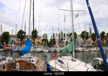 Yacht et Bateaux de pêche rimini italie Banque D'Images