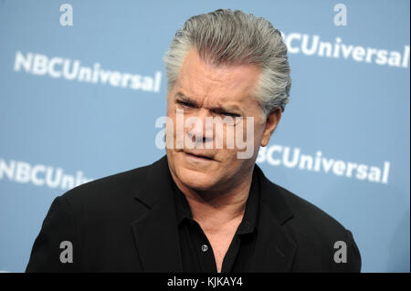 NEW YORK, NY - 16 MAI : Ray Liotta assiste au NBCUniversal 2016 le 16 mai 2016 à New York. Les gens : Ray Liotta Banque D'Images