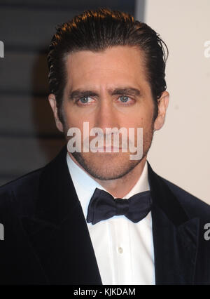 BEVERLY HILLS, CA - FÉVRIER 28 : Jake Gyllenhaal assiste à la Vanity Fair Oscar Party 2016 organisée par Graydon carter au Wallis Annenberg Center for the Performing Arts le 28 février 2016 à Beverly Hills, Californie. Les gens : Jake Gyllenhaal Banque D'Images