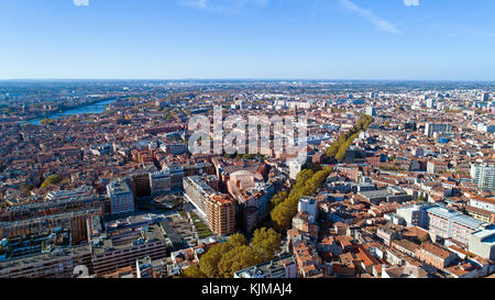 Vue aérienne de la ville de Toulouse en Haute Garonne, France Banque D'Images