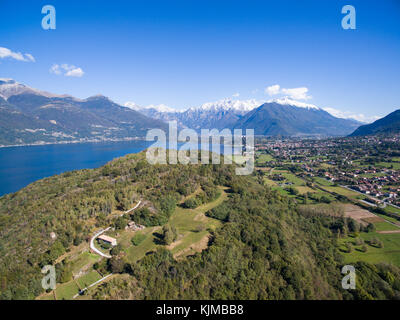 Vue panoramique - village de colico en Valteline et como lake Banque D'Images