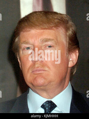 NEW YORK, NY - juin14 : Donald J. Trump lors d'une conférence de presse en 2005 annonçant la création de l'Université d'Atout. Si l'entreprise ne fonctionne plus, M. Trump a promis de ramener le 14 juin 2016 à New York. People : Donald Trump Banque D'Images