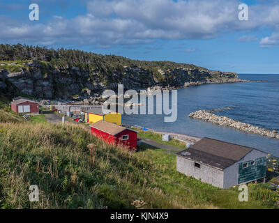 Des cabanes de pêcheurs le long de la route 430, la route des Vikings, le parc national du Gros-Morne, à Terre-Neuve, Canada. Banque D'Images