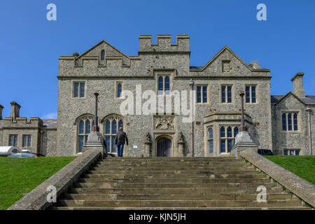 Le château de Douvres, Dover, Kent, UK - 17 août 2017 : l'agent de nouvelles casernes avec des marches en face. photo de paysage du bâtiment en pierre. Banque D'Images