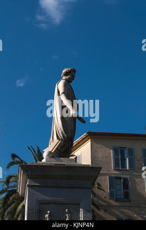 Ajaccio : Détails de Napoléon comme premier consul, la statue faite en 1804 par Francesco massimiliano ouvrier, une partie de la fontaine aux lions quatre en place foch Banque D'Images
