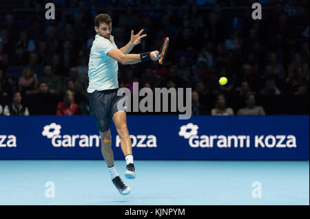 Samedi 18 novembre 2017. Grigor Dimitrov contre Jack Sock lors du match de soirée de demi-finale de Nitto ATP à l'O2, avec Dimitrov gagnant pour entrer en finale. Banque D'Images