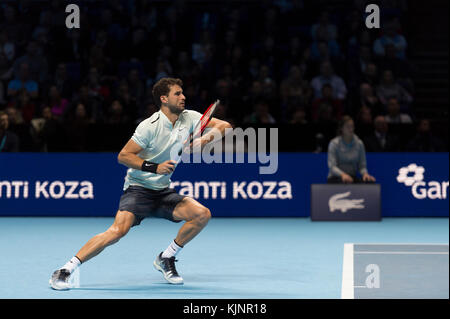 Samedi 18 novembre 2017. Grigor Dimitrov contre Jack Sock lors du match de soirée de demi-finale de Nitto ATP à l'O2, avec Dimitrov gagnant pour entrer en finale. Banque D'Images