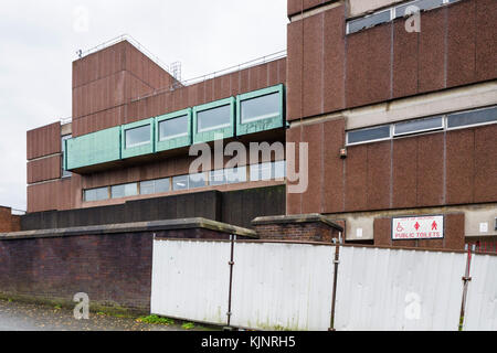 Les Lancastre Brutaliste Hall et Bibliothèque Centrale, Swinton, Greater Manchester, en ce moment, désaffectée par Leach, Rhodes et Walker, 1968. Banque D'Images