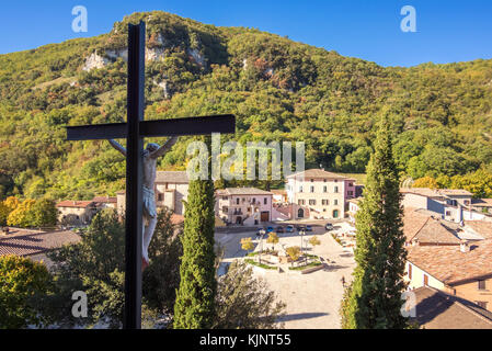 Greccio (Rieti, Italie) - Une ville médiévale dans la région du Latium, célèbre pour le sanctuaire catholique de Saint François Banque D'Images