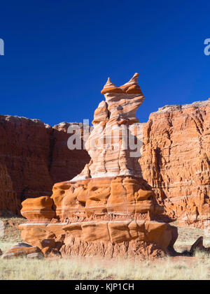 Matin vue du Clown Hopi, une formation de grès Moenave dans l'Adeii Echii Falaises de Coconino county, Arizona. Banque D'Images