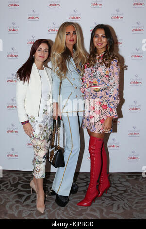 L'hôtel Langham. Londres. uk 24 nov 2017 guest assiste à Londres pour enfants caldwell ladies lunch événement dans le centre de Londres., stars du monde de la télévision, de la musique et le théâtre arrive à l'hôtel Langham à participer à l'assemblée 'ladies lunch event' qui a permis de recueillir des fonds essentiels pour les enfants caudwell - un organisme de bienfaisance qui fournit l'évolution de la vie pratique et un soutien affectif aux enfants handicapés à travers le Royaume-Uni. crédit : dinendra haria/Alamy live news Banque D'Images