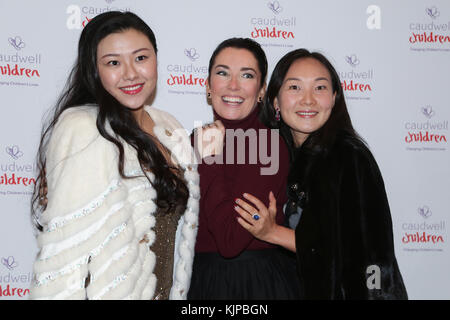 L'hôtel Langham. Londres. uk 24 nov 2017 guest assiste à Londres pour enfants caldwell ladies lunch événement dans le centre de Londres., stars du monde de la télévision, de la musique et le théâtre arrive à l'hôtel Langham à participer à l'assemblée 'ladies lunch event' qui a permis de recueillir des fonds essentiels pour les enfants caudwell - un organisme de bienfaisance qui fournit l'évolution de la vie pratique et un soutien affectif aux enfants handicapés à travers le Royaume-Uni. crédit : dinendra haria/Alamy live news Banque D'Images